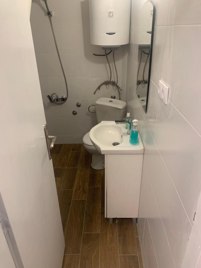 베오그라드 Mika'S Poolhouse 빌라 외부 사진