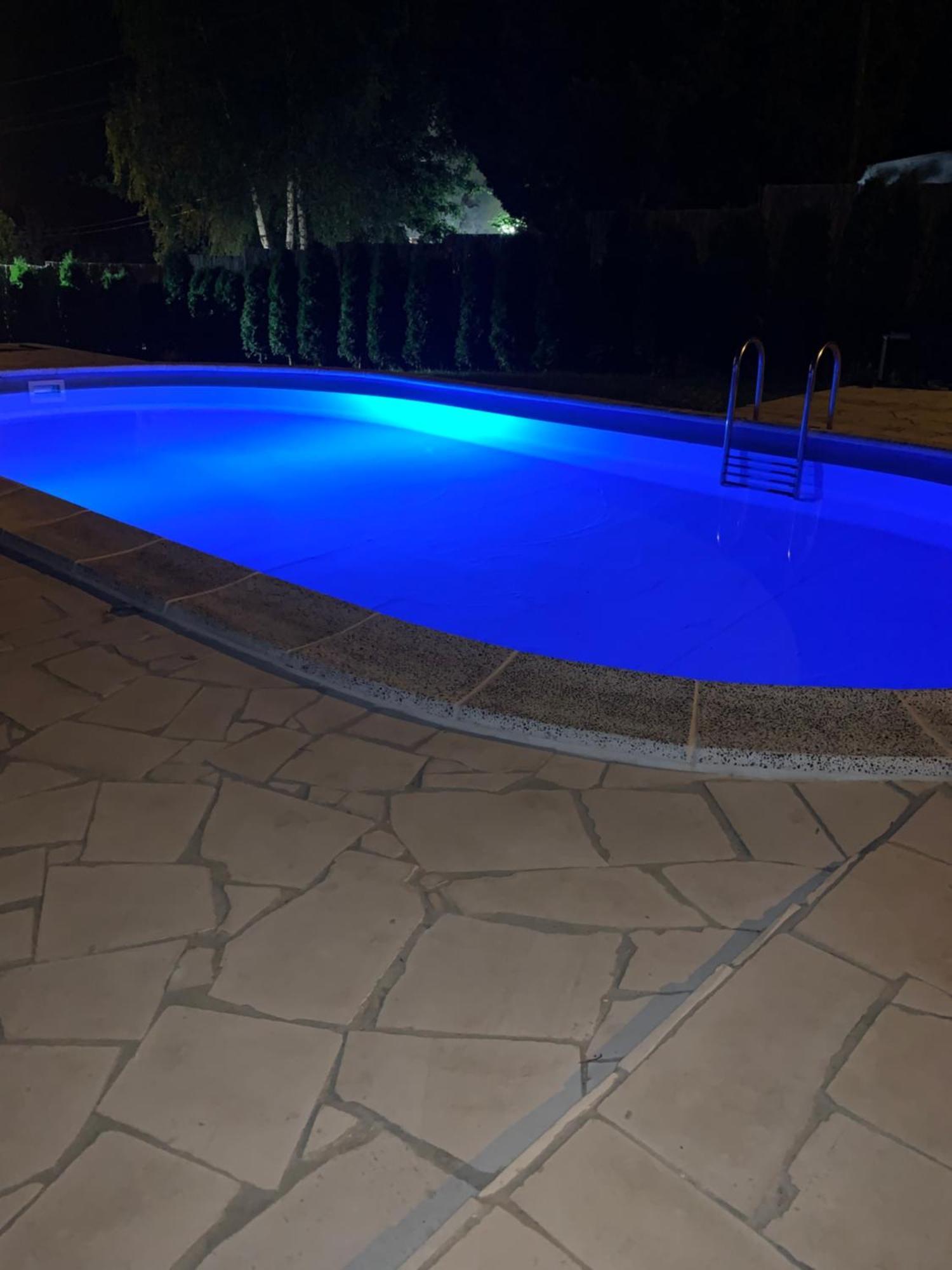 베오그라드 Mika'S Poolhouse 빌라 외부 사진